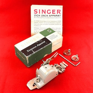 SINGER SF-701 ZigZag Attachment Foot ZigZagger Vintage Made in Germany