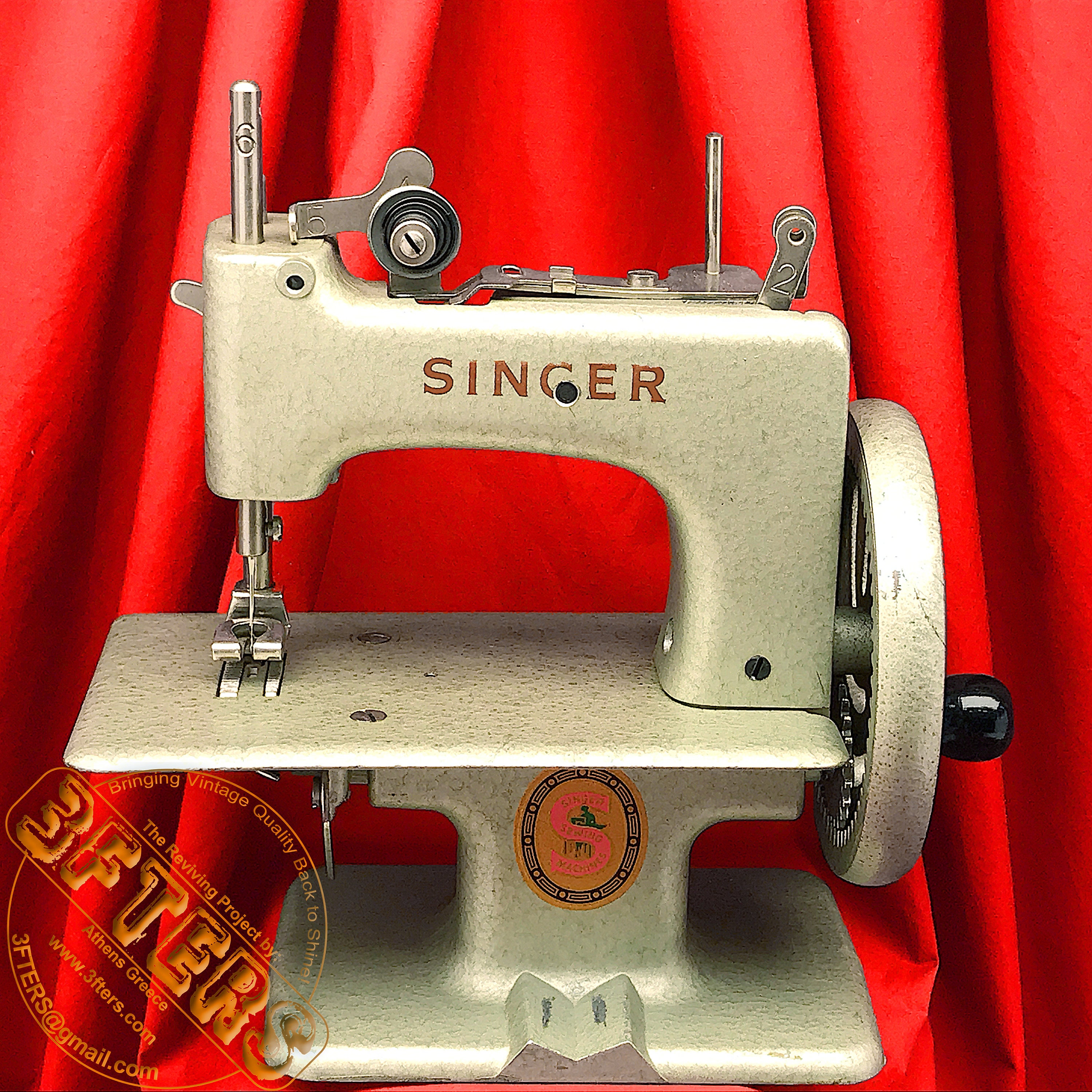 SINGER SEWHANDY 20 Child Toy Sewing Machine 20-10 Green Restored