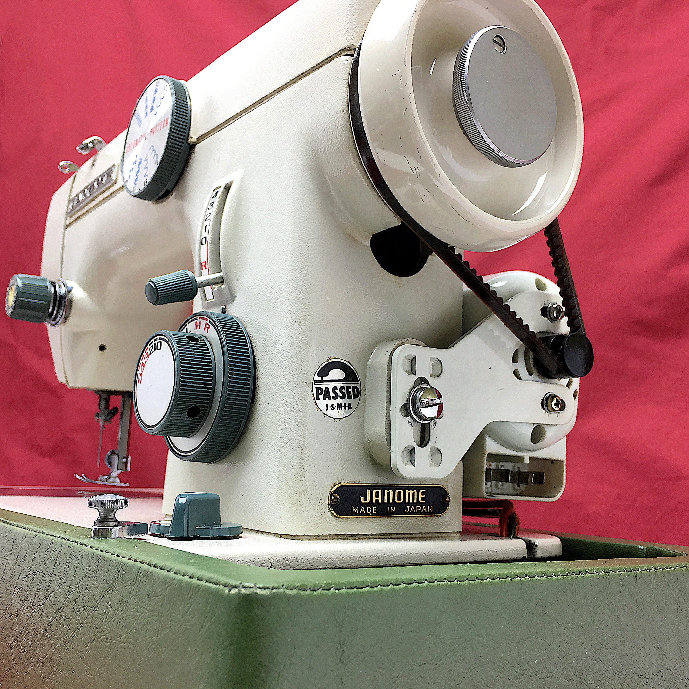 Janome Vogue Stitch Zig Zag Sewing Machine Mechanically Restored