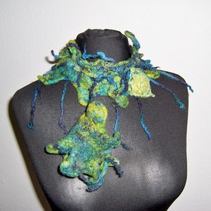 Felt collar, necklace Stitchtit in Serpentine image 2