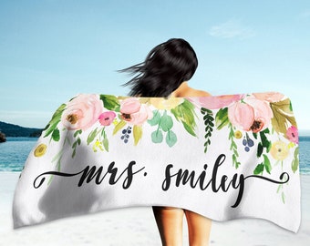 Personalized Mrs Beach Towel, Honeymoon Beach Towel, Honeymoon Gift, Bride Wedding Beach Towel, Bridal Shower Gift, Gift For Bride, Towel