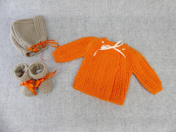 Ensemble Bébé Fait Main Naissance - Pull, Brassière, Bonnet, Chaussons Rouge, Neuf Sans étiquettes