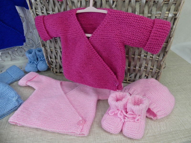 Heless 4801 - Vêtements de poupée 100% Coton Bio, Set de Tricot 2 pièces avec Bonnet à Pompon et Chaussons tricotés en écru pour poupées et Animaux en Peluche de 28 à Heless 4801 - Vêtements de poupée 100% Coton Bio, Set de Tricot 2 pièces avec Bonnet à Pompon et Chaussons tricotés en écru pour poupées et Animaux en Peluche de 28 à