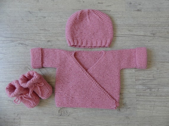 Ensemble naissance, brassière croisée, rose, fille, bonnet et