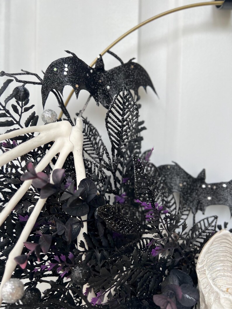 Spooky Bat Wing Wreath - Etsy