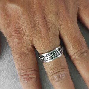 Viking Wikinger les Runes Futhark vieux norrois Ahphabet oxydé bague en argent Sterling image 1