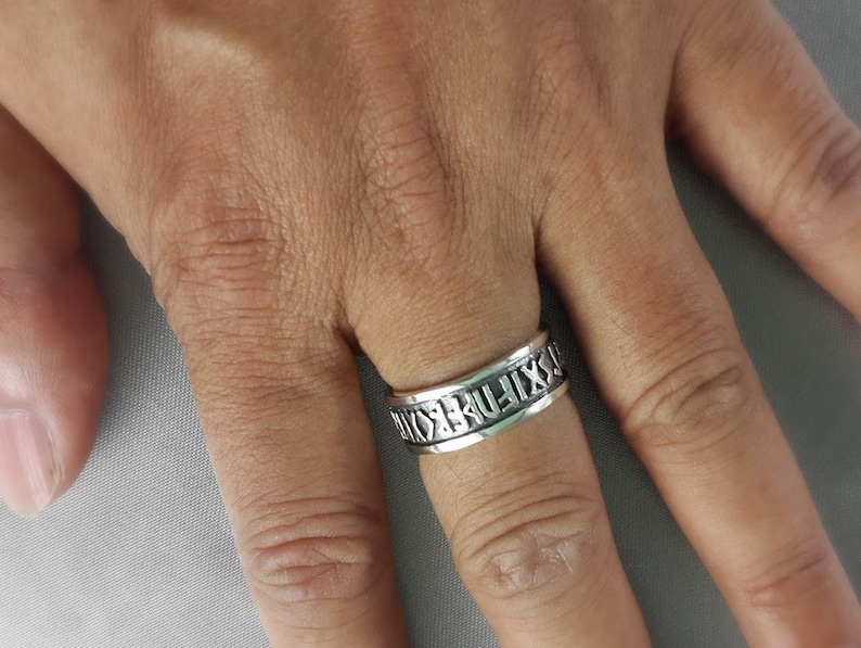 Viking Wikinger les Runes Futhark vieux norrois Ahphabet oxydé bague en argent Sterling image 1