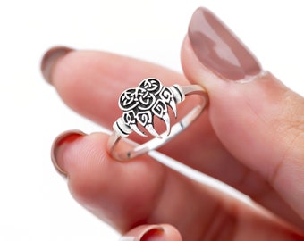 Viking Print Bear Paw Claw Warding Veles Sterling Silver Womens Shieldmaiden Ring