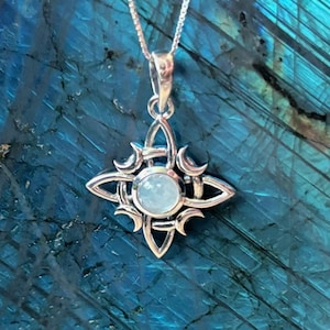 Celtic Witches Knot Pendant Sterling Silver 925 and Rainbow Moonstone