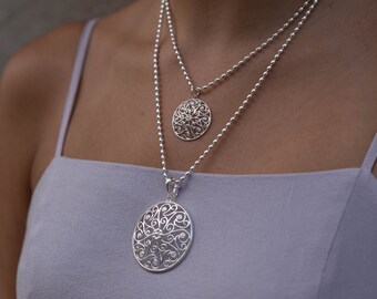 Charleston Pineapple Center 925 Sterling Silver Travel Charm Pendant