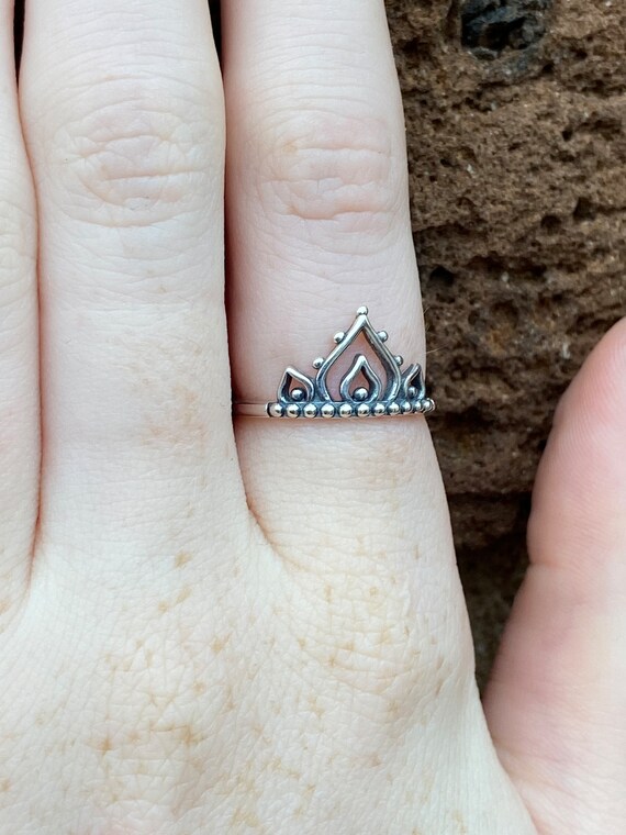 Silver tiara ring discount