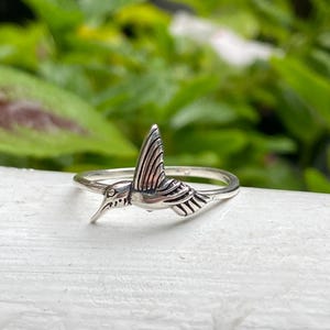 Sterling Silver Hummingbird Ring · 925