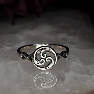 sterling silver 925 spiral ring Irish triskeles triskelion