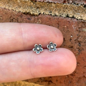 small flower sterling silver 925 stud earrings