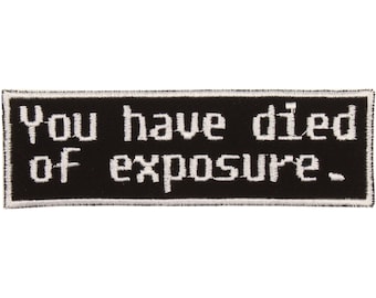 Toppa "Sei morto per esposizione" – Prodotto negli USA – Toppa nostalgica anni '80 4" x 1,25" – Toppa nostalgica anni '90 – Toppe per giacche – Toppa per zaino