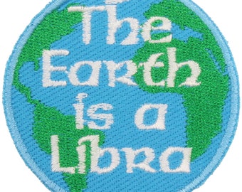 Toppa raffigurante la Terra è una Bilancia – Made in USA – Toppa raffigurante la Terra da 2,5 pollici – Toppa astrologica – Toppa letteraria – Toppa per zaino – Toppa per giacca