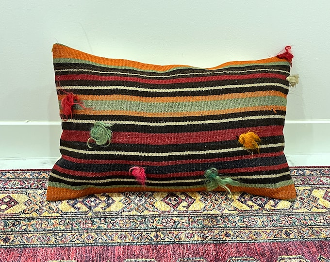 70% off kilim pillow 12x16 - Anatolian 30x40 Vintage kilim rug - Handmade kilim Pillow cover - Throw Pillow - Tribal pillow