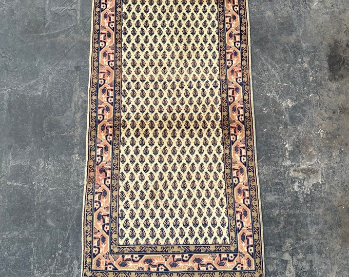 2'3 x 4'4 small vintage hand knotted rug