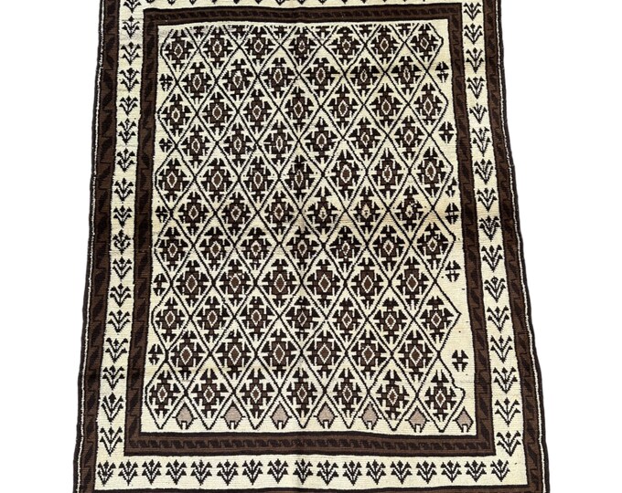 5'4 x 7'7 Hand knotted Moroccan style soft wool rug - vintage afghan rug - bedroom rug - rug for Living room