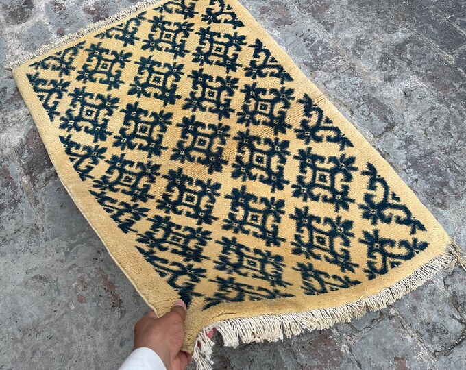 70% off 2'10 x 4'2 small vintage hand knotted Moroccan Tribal rug/ Fine Quality White Rug Natural Dye Colors