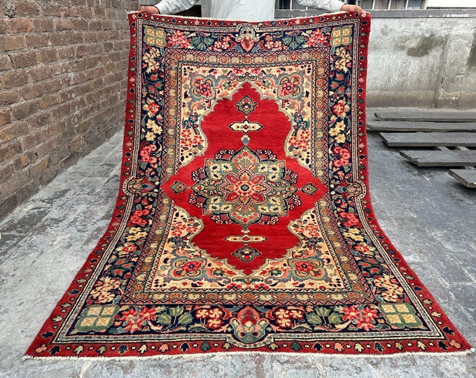 70% off 4'6 x 6'7 Hand knotted Vintage 1970s Medallion Caucasian  Rug Soft carpet - vintage afghan rug - bedroom rug - rug for Living room