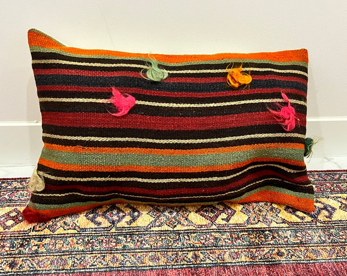 70% off Anatolian 12'x16' Vintage Pillow - kilim pillow - kilim Throw pillow - Accent pillow - Handmade Kilim pillows 30x40 cm