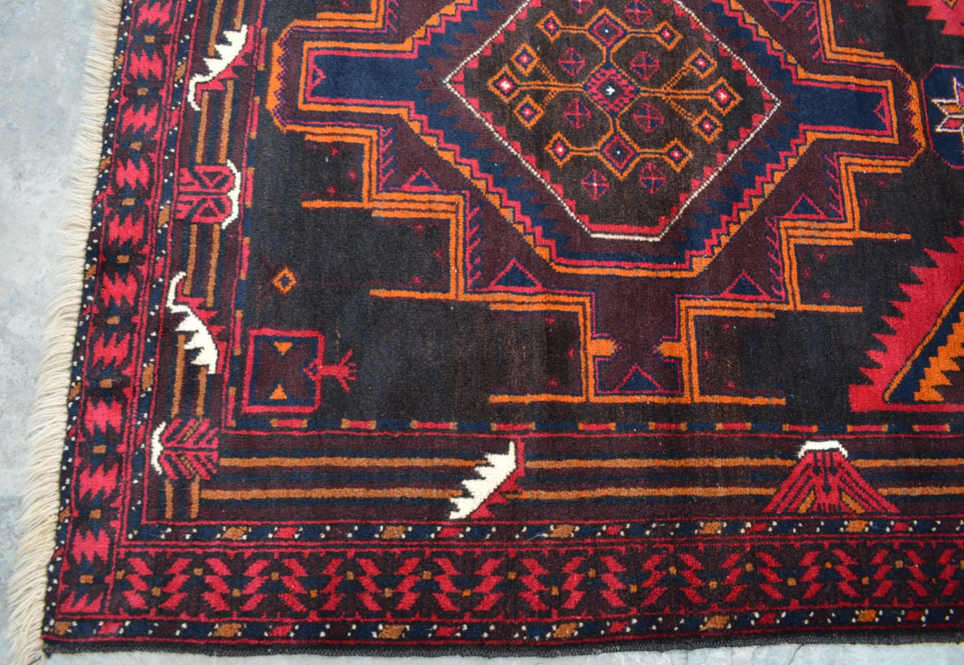 Beautiful hand knotted Afghan tribal baluchi rug / 100 wool