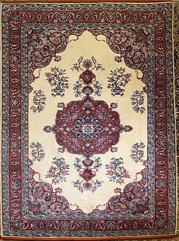 Vintage hand knotted turkish Kayseri rug