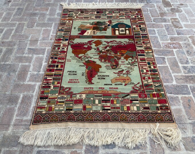 World map handmade super fine rug - Handmade wool rug - 132 x 193 cm