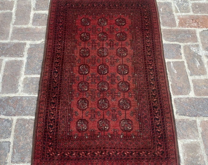 2'7 x 4'3 vintage hand knotted tribal rug