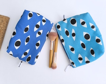 Trousse à maquillage bleue Evil Eye, pochette zippée turquoise Evil Eye Cosmetics, trousse de toilette, cadeau d'été pour elle, trousse Evil Eye et coffret cadeau de lingettes pour le visage