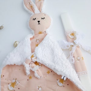 Baby Mädchen Osterkerze mit Häschen Tröster, Lambatha Häschen Lovey Set, Baumwollhäschen Knuddelfreund, Palmsonntagskerze, Neugeborenes Ostergeschenk Bild 4