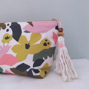 Abstract Floral Zipper Bag, Large Purse, Cosmetics Bag, Mother's Day Gift, Make-up Bag, Loneta Fabric, Sister Gift, Spring Gift image 3