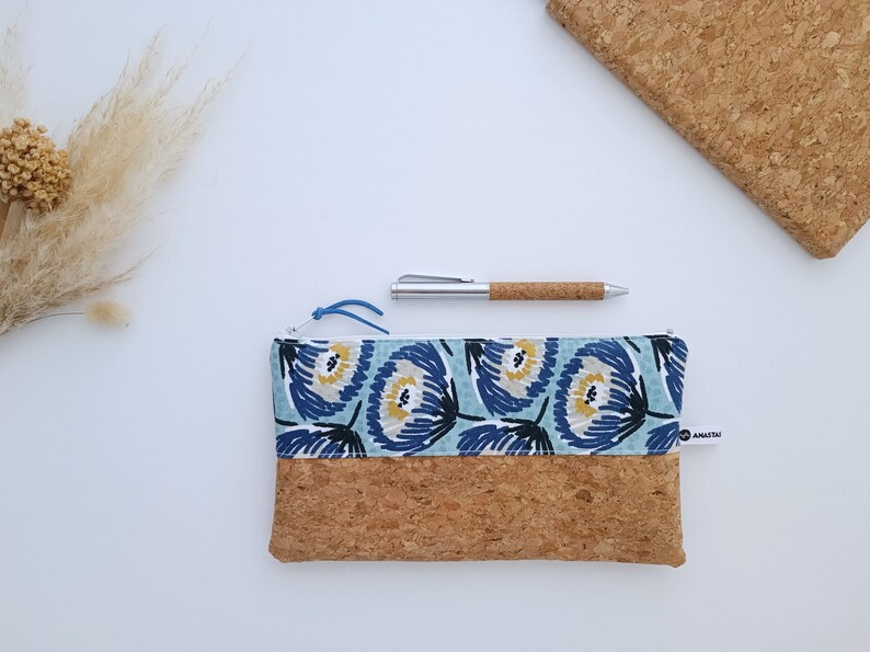 Personalized Cork Zipper Pouch with Big Flowers Print, Teachers Gift, Make-up Bag, Cosmetics, End of School Gift, Appreciation Gift image 1