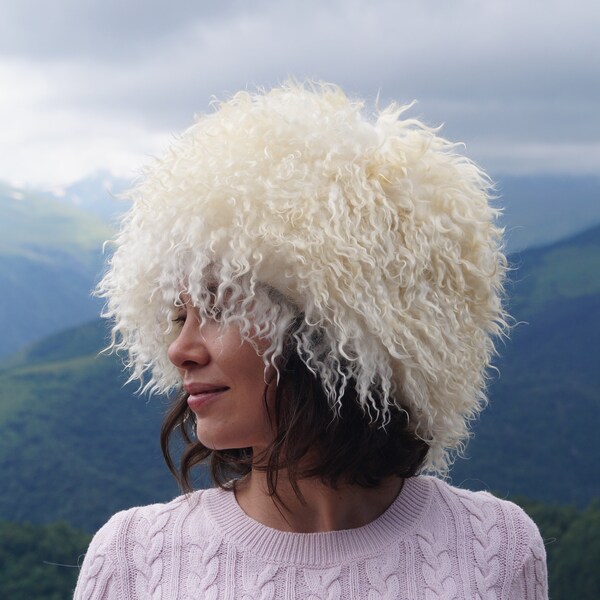 Real goatskin hat - Natural white fur hat - Russian papakha - Animal skin hat - Curly fur hat - UNISEX
