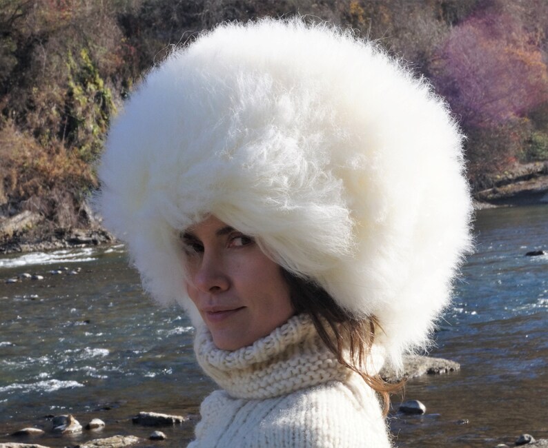 Russian real fur hat White sheepskin papakha Women#39;s fur hat Russian real fur hat White sheepskin papakha Women#39;s fur hat