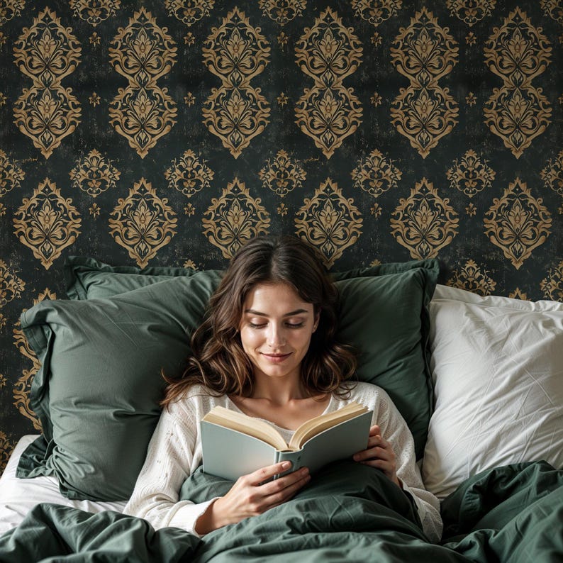Bring vintage luxury into your home with this bohemian damask wallpaper, combining Gatsby glamour, William Morris patterns, and mid-century charm. The bold green tones and classic design make it ideal for accent walls in bathrooms, bedrooms, or any farmhouse-style space.