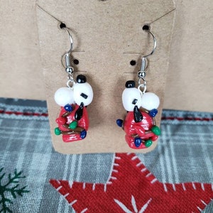 Snoopy doghouse christmas lights dangle earrings, charlie brown Christmas, peanuts and snoopy jewelry polymer clay miniatures, peanuts gifts