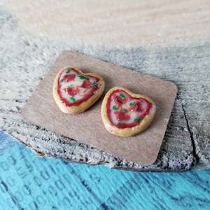 Heart shaped pizza stud earrings, Valentine&#39;s day jewelry for her, pepperoni pizza, pizza lover gift, miniature food, polymer clay