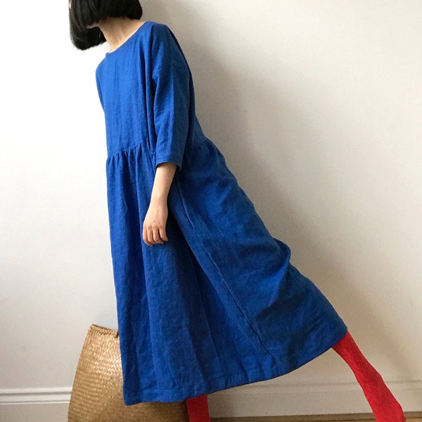 Français robe en lin bleu, robe en lin Printemps Été Automne Hiver, Prête à expédier, Robe de base surdimensionnée à épaules tombantes