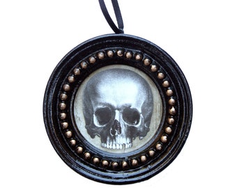 Gothic Ornament | Human Skull | Christmas | Halloween | Anatomy | Hexmas Curiosity | Goth Xmas Decorations | Creepy Holiday | Framed Image