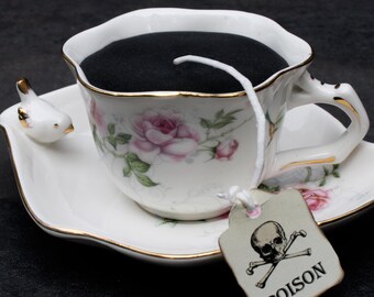Vela con forma de taza de té gótica victoriana floral, plato con figura de pájaro, taza y platillo, aroma a té de mora y salvia, jardín gótico primaveral, decoración gótica para el hogar