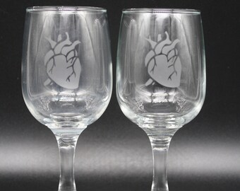 Anatomical Heart Etched Aperitif Glasses | Gothic Valentine Gift | Pair After Dinner Goth Glassware | Human Anatomy | Anti Valentine's Day