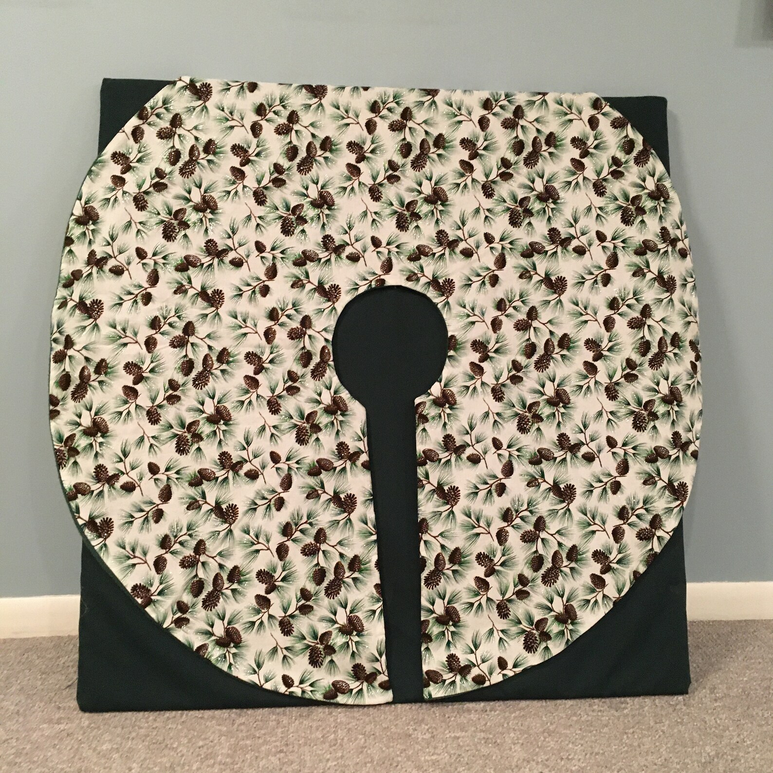 Pine Cone Tree Skirt 