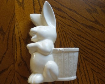 Vintage Planter-- White Easter bunny!  Ceramic,  no markings, mint