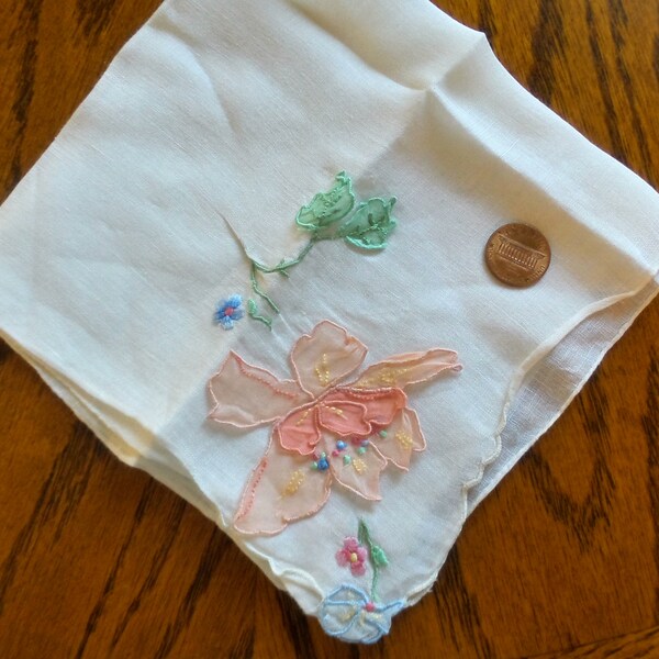 Delicate hanky with 3-D flowers, mint condtion, fine linen, 1940s, perfect for a bride!