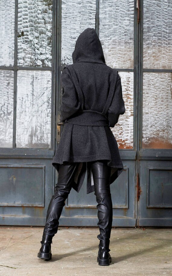 Oversized black online coat with hood