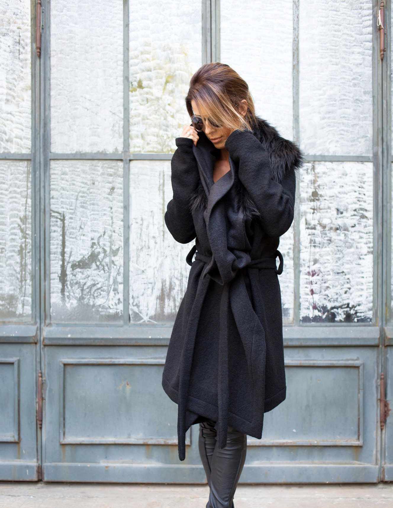 Elegant top black coat