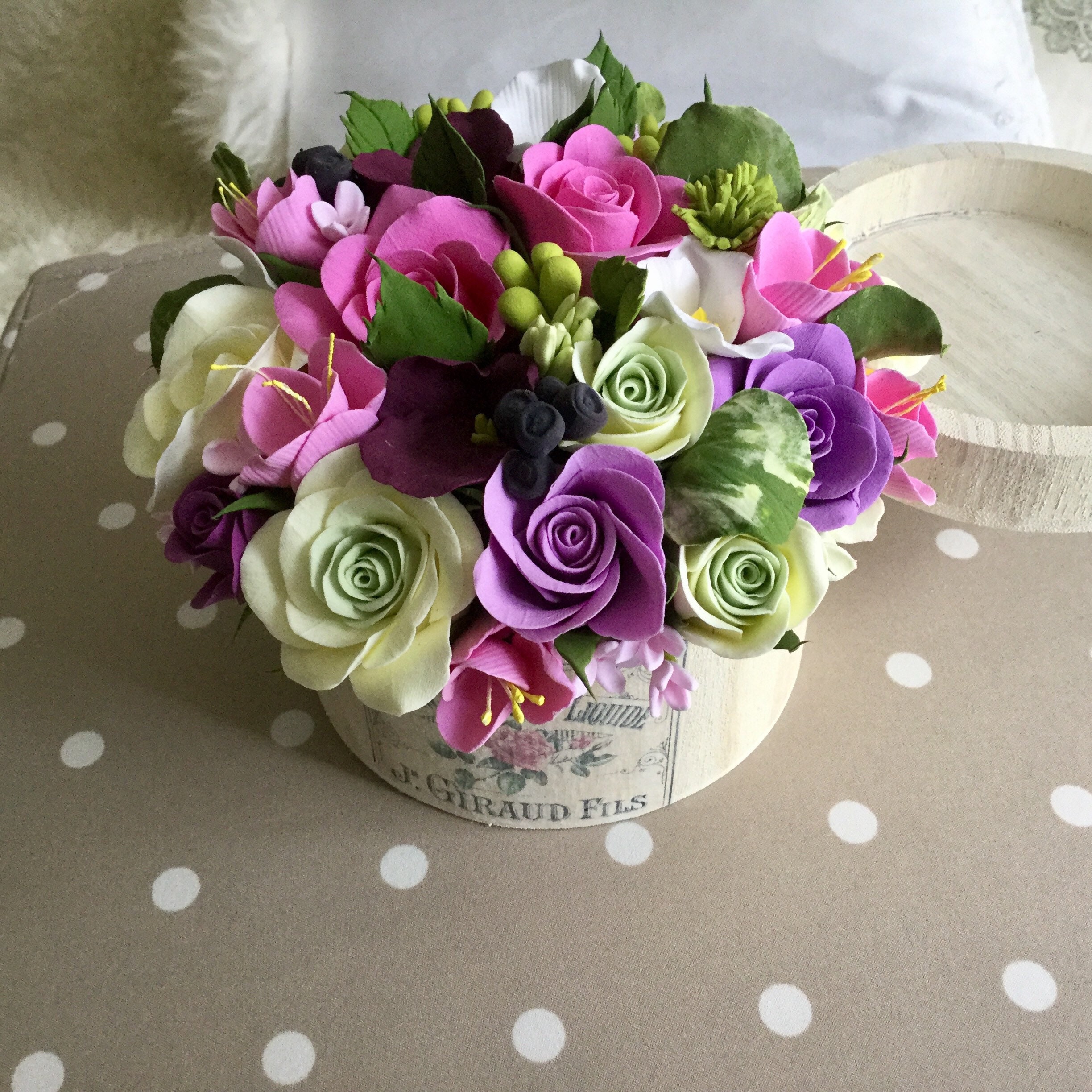 Download clay flowers in round box decoupage round box multicolored ...