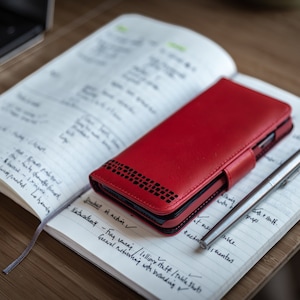 Funda de cuero roja tipo billetera para iPhone 7: cuero auténtico de lujo, perfecta para hombres y mujeres en todas partes: opción de acabados vintage y rojo liso